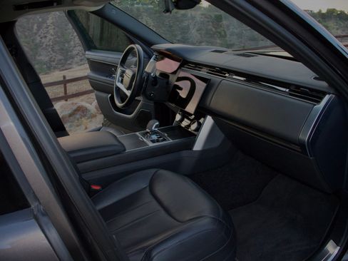 Used 2022 Land Rover Range Rover Long Wheelbase First Edition AWD/4WD image 14