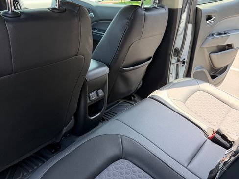 Used 2019 Chevrolet Colorado Z71 AWD/4WD image 8