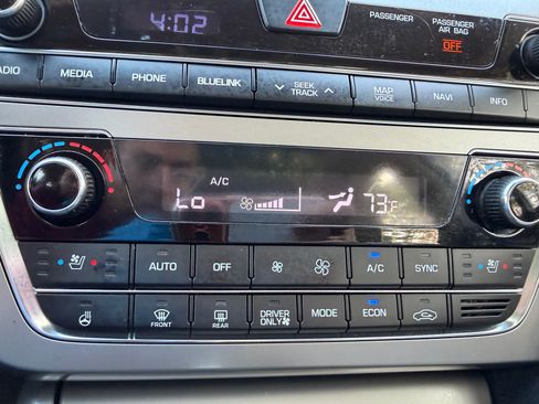 Used 2016 Hyundai Sonata Limited w/ Option Group 02 FWD image 15