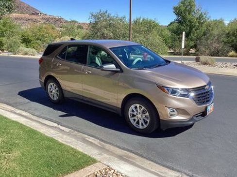 Used 2019 Chevrolet Equinox LS image 2