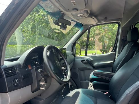Used 2017 Mercedes-Benz Sprinter 3500 image 9