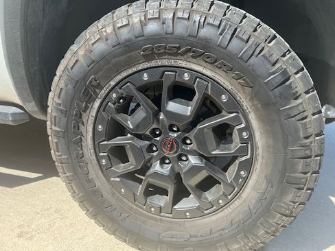 Used 2023 Nissan Frontier PRO-4X w/ Pro-4X Premium Package image 13