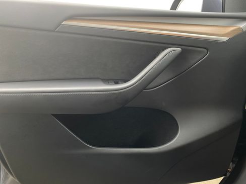 Used 2023 Tesla Model Y Long Range image 10