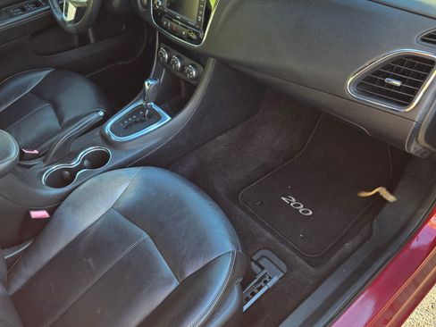 Used 2014 Chrysler 200 Limited w/ Sun/Sound Group image 13