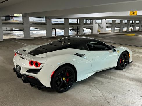 Used 2022 Ferrari F8 Tributo RWD image 8