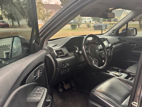 Used 2020 Honda Ridgeline RTL-E image 2