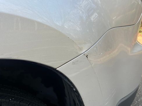 Used 2016 GMC Acadia SLE image 17