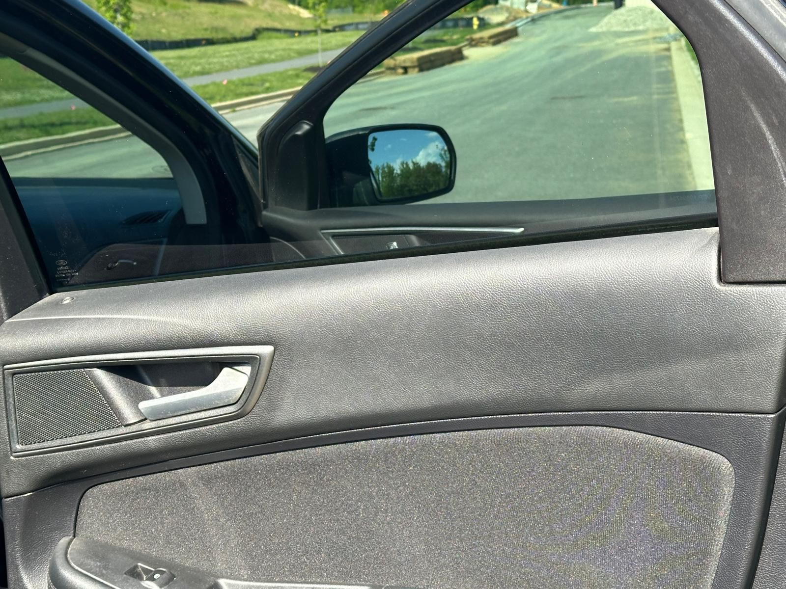 Used 2019 Ford Edge SE w/ Cargo Accessory Package FWD image 11