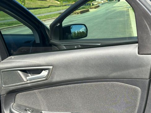 Used 2019 Ford Edge SE w/ Cargo Accessory Package FWD image 11