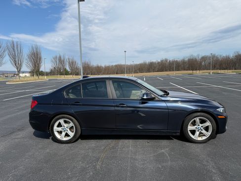 Used 2015 BMW 320i Sedan RWD image 4