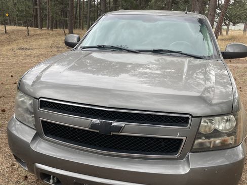 Used 2008 Chevrolet Suburban LT w/ LT Preferred Equipment Group image 2