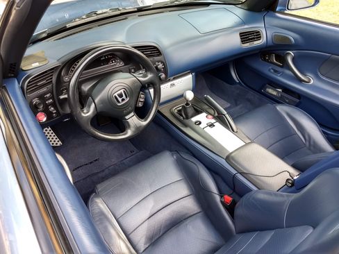 Used 2005 Honda S2000 image 2