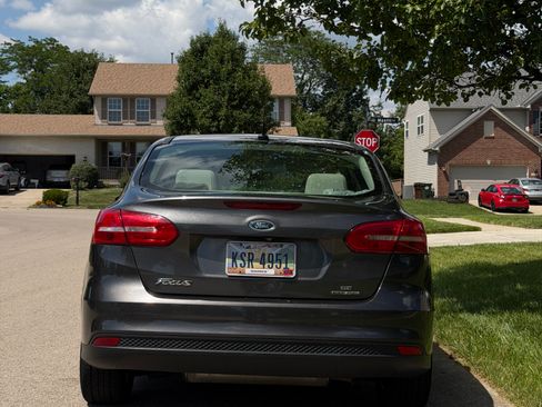 Used 2015 Ford Focus SE FWD image 15