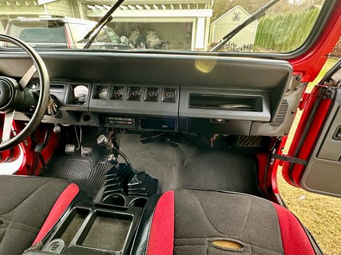 Used 1995 Jeep Wrangler SE image 6