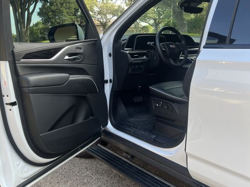 Used 2023 Cadillac Escalade Sport w/ LPO, ONYX Package AWD/4WD image 20