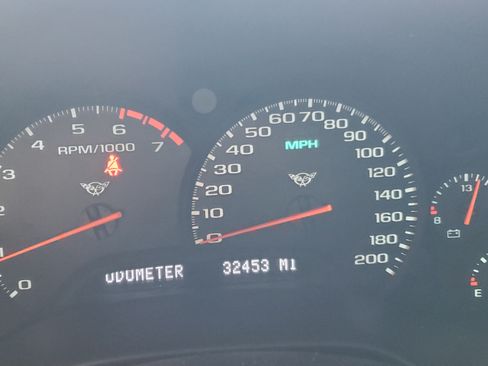 Used 2002 Chevrolet Corvette Coupe w/ Preferred Equipment Group2 image 11