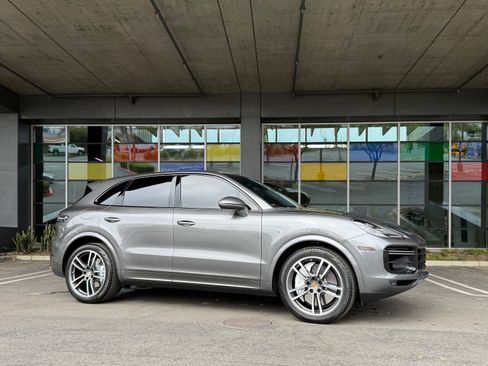 Used 2019 Porsche Cayenne Turbo AWD/4WD image 17