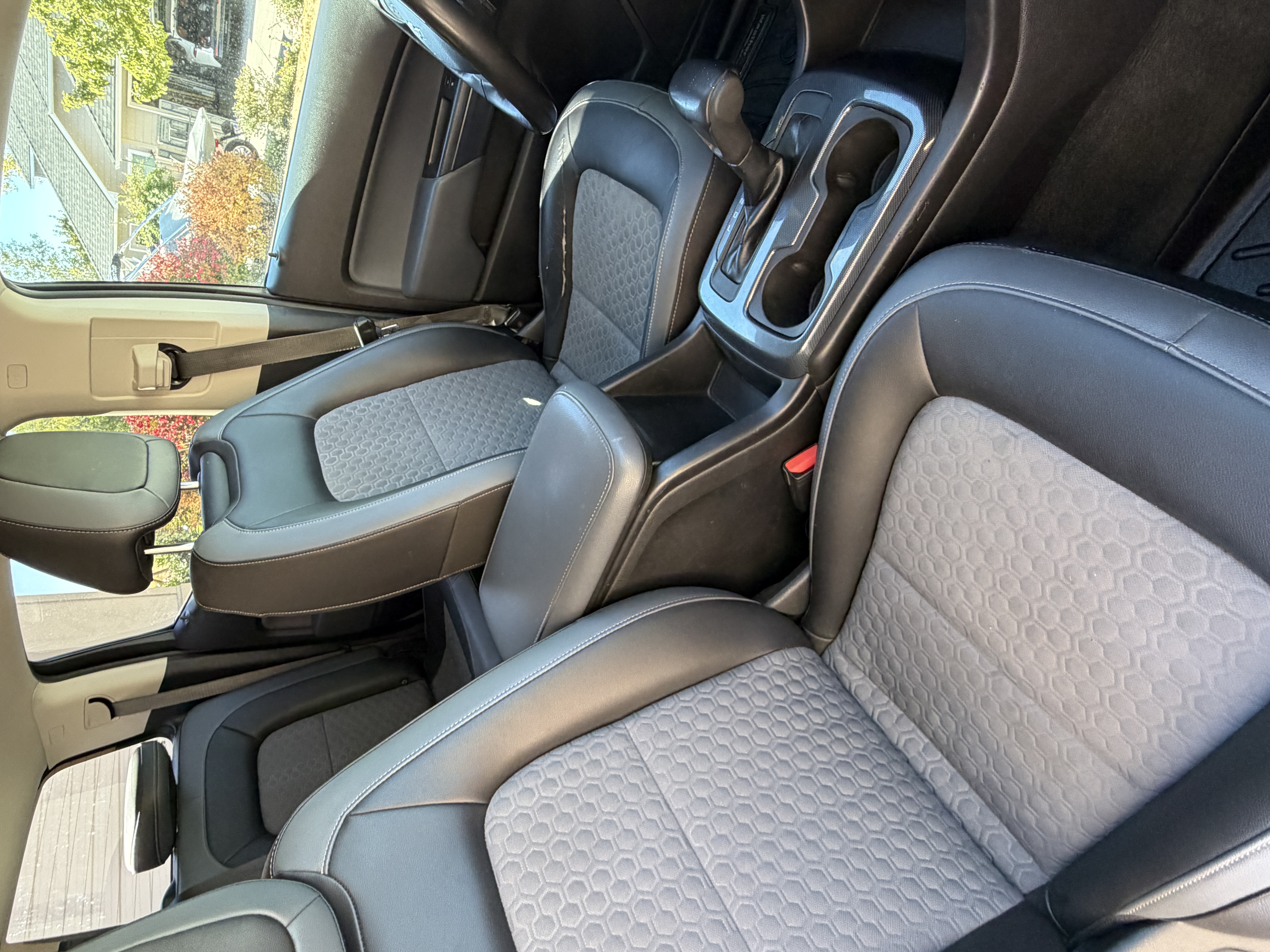 Used 2018 Chevrolet Colorado Z71 AWD/4WD image 16