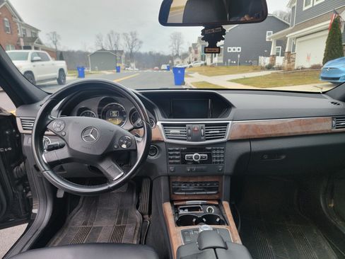 Used 2012 Mercedes-Benz E 350 4MATIC Sedan image 9