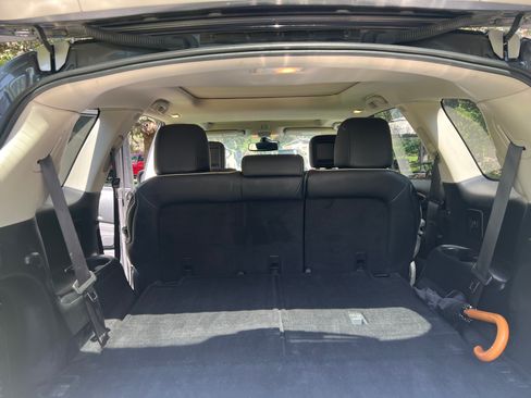Used 2019 INFINITI QX60 Luxe w/ Sensory Package FWD image 12