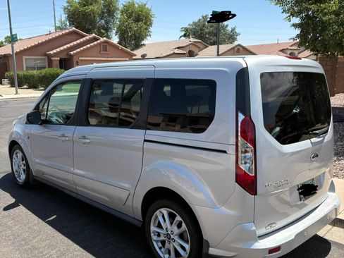 Used 2016 Ford Transit Connect XLT FWD image 5
