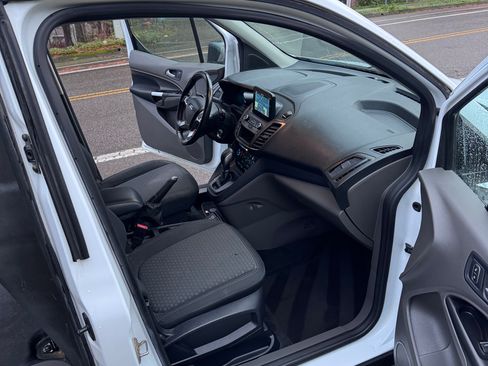 Used 2020 Ford Transit Connect XLT image 6