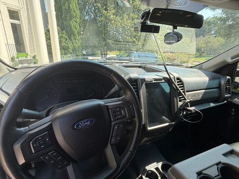 Used 2018 Ford F250 XL w/ STX Appearance Package AWD/4WD image 12