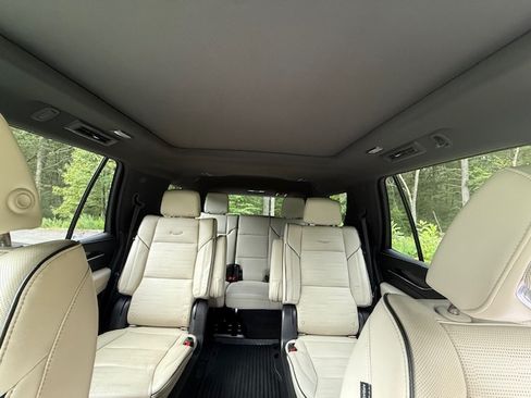 Used 2022 Cadillac Escalade Sport w/ Touring Package image 25