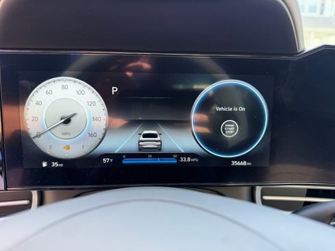 Used 2023 Hyundai Elantra SEL w/ Convenience Package FWD image 5
