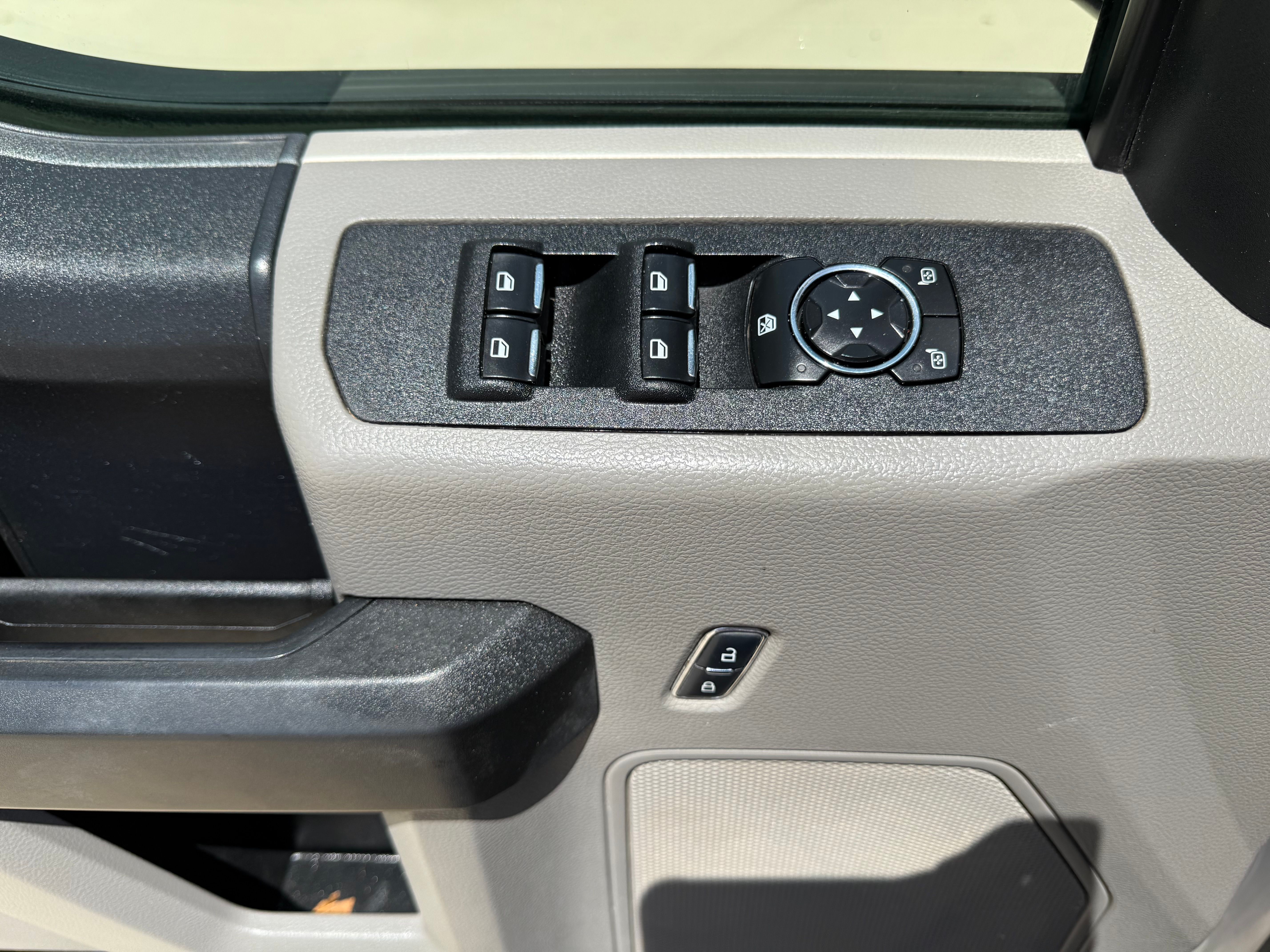 Used 2017 Ford F250 XL w/ Power Equipment Group RWD image 9
