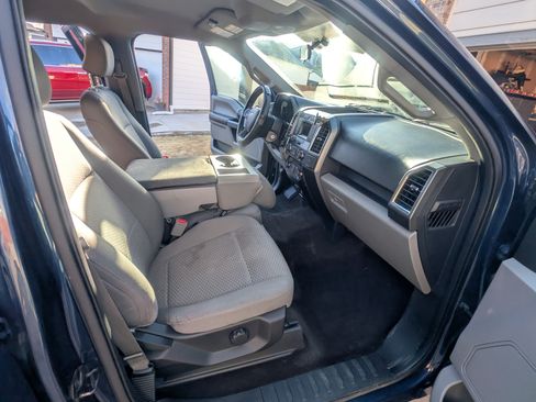 Used 2015 Ford F150 XLT image 26