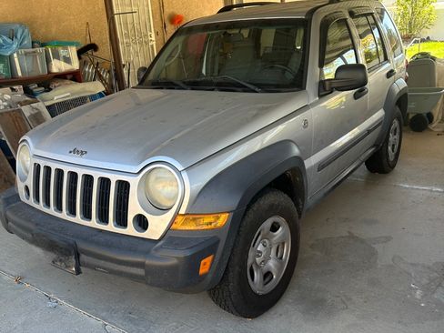 Used 2007 Jeep Liberty Sport image 1