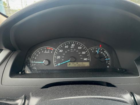 Used 2014 Toyota Camry FWD image 9