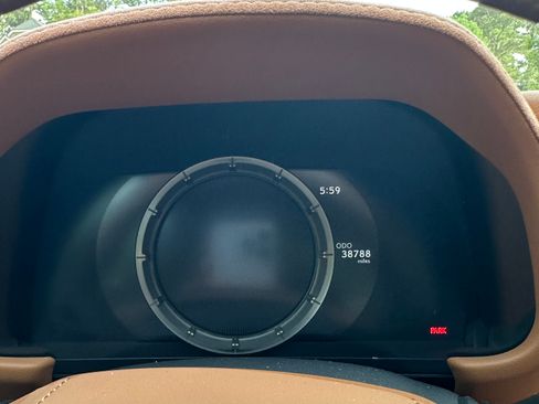 Used 2018 Lexus LC 500 Coupe w/ Touring Package RWD image 28