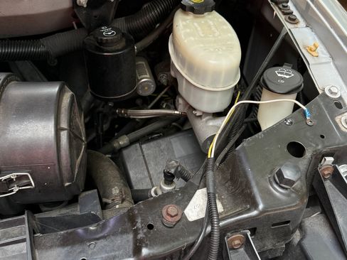 Used 2013 Chevrolet Express 2500 Extended Van 3D image 17