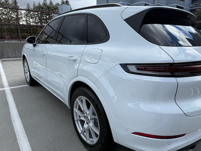 Used 2025 Porsche Cayenne S AWD/4WD image 11