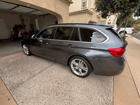 Used 2017 BMW 328d xDrive Wagon AWD/4WD image 5