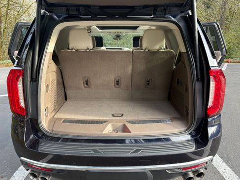 Used 2021 GMC Yukon Denali w/ Denali Premium Package image 23
