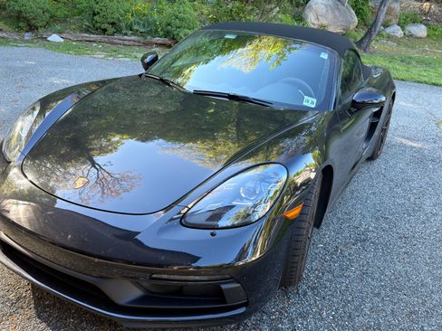 Used 2021 Porsche 718 Boxster RWD image 8