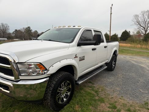 Used 2015 RAM 2500 Tradesman w/ Chrome Appearance Group image 6