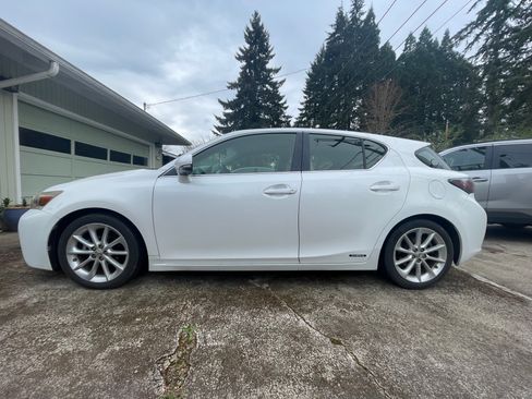 Used 2012 Lexus CT 200h Premium image 25