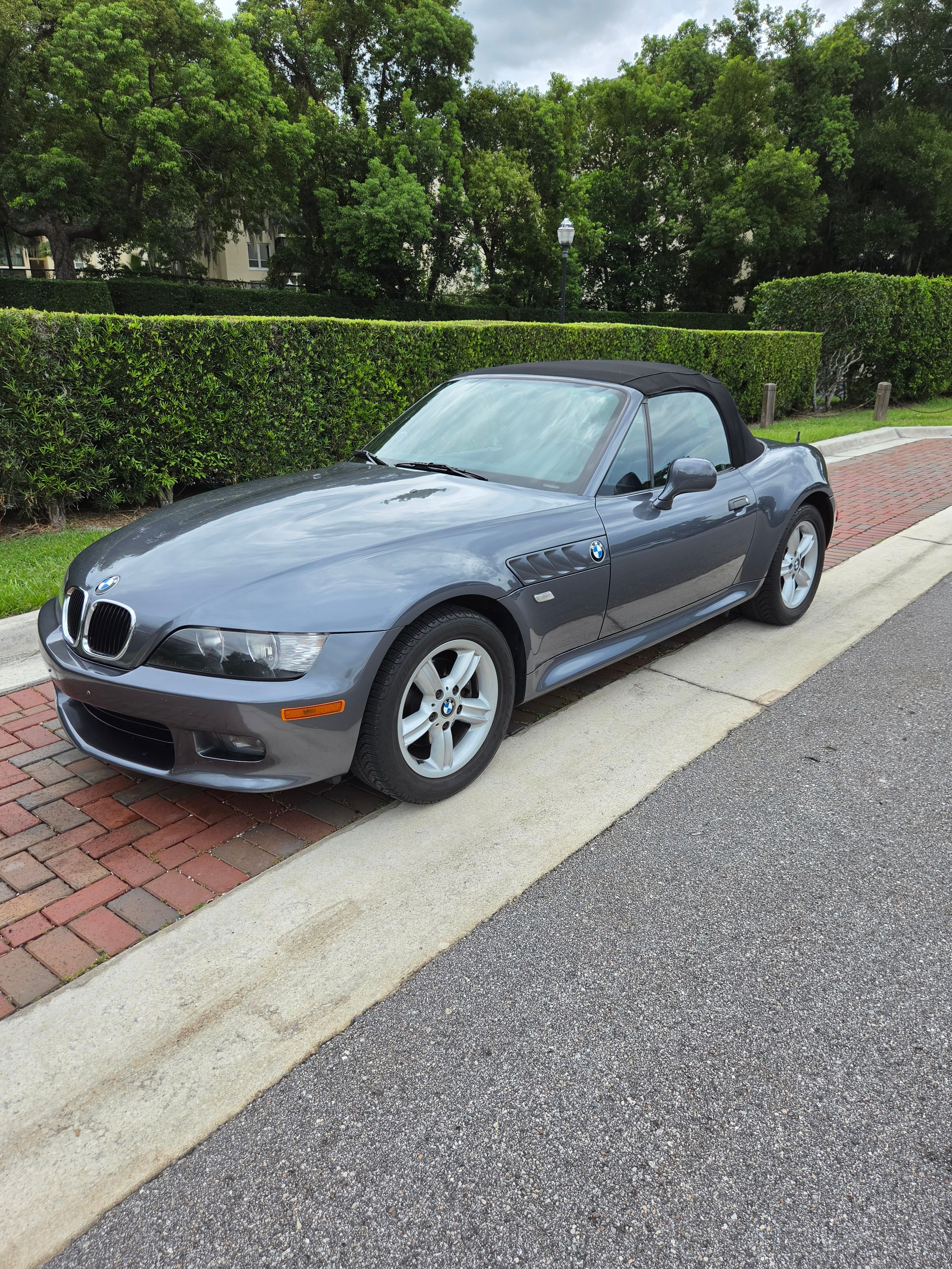 Used 2000 BMW Z3 2.5i RWD image 25