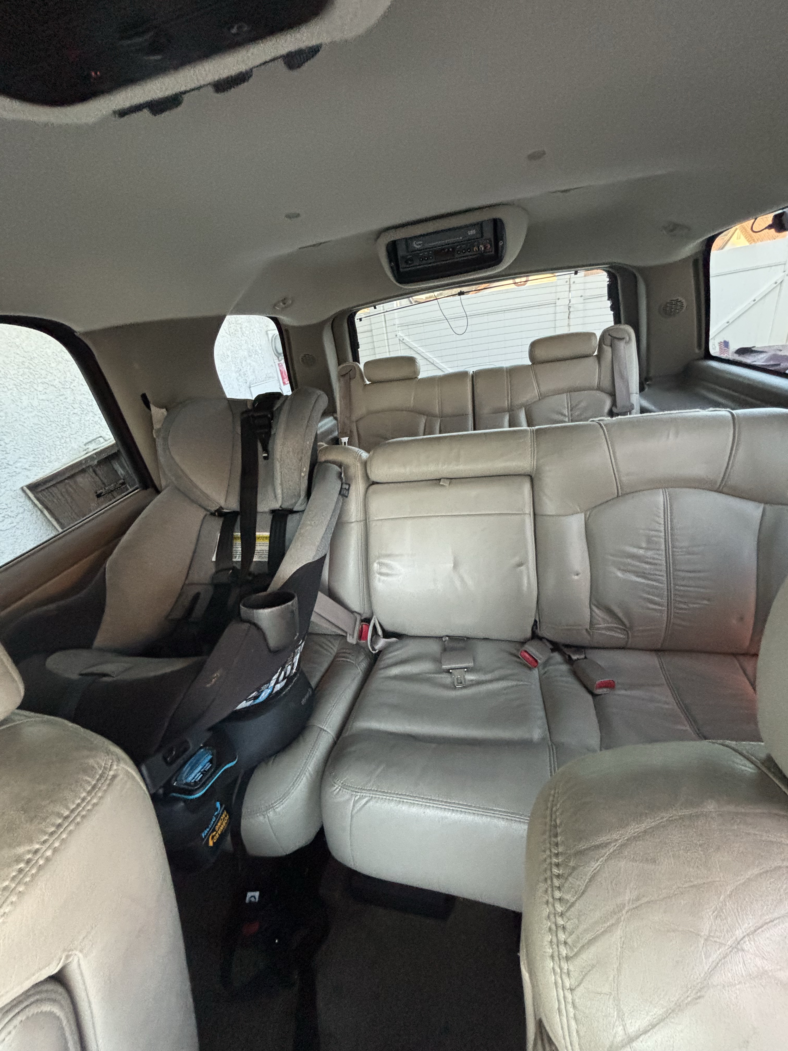 Used 2001 Chevrolet Tahoe LT w/ LT Preferred Equipment Group RWD image 4