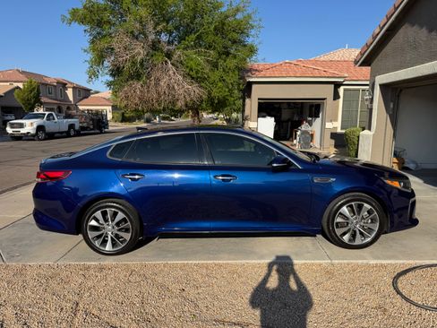 Used 2018 Kia Optima S w/ Pano Sport Package FWD image 1