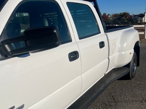 Used 2007 Chevrolet Silverado 3500 2WD Crew Cab w/ Heavy-Duty Power Package image 4