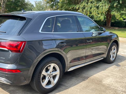 Used 2021 Audi Q5 2.0T Premium w/ Convenience Package image 11