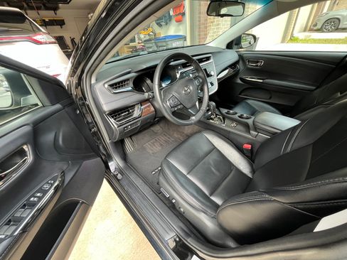 Used 2013 Toyota Avalon XLE image 11