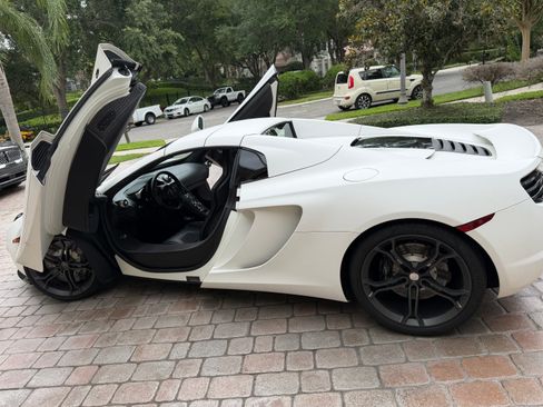 Used 2014 McLaren MP4-12C Spider RWD image 9