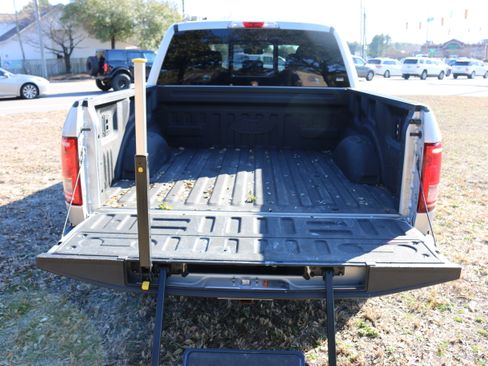 Used 2016 Ford F150 XLT w/ Equipment Group 302A Luxury image 9