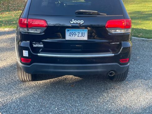 Used 2017 Jeep Grand Cherokee Limited w/ Luxury Group II image 5